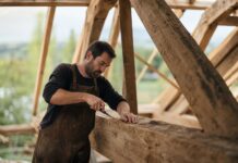 Restauration de charpente ancienne par un charpentier expert dans la Loire